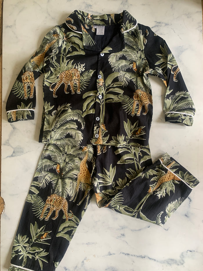 Giraffe Pyjamas - Love Sam