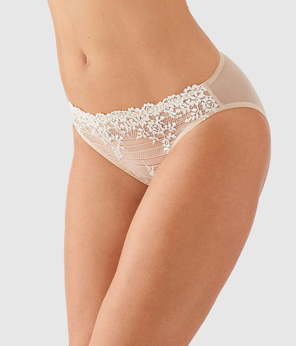 Embrace Lace® Bikini: Sand/Ivory