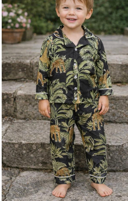 Giraffe Pyjamas - Love Sam