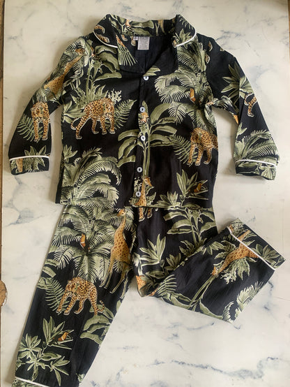 Giraffe Pyjamas - Love Sam