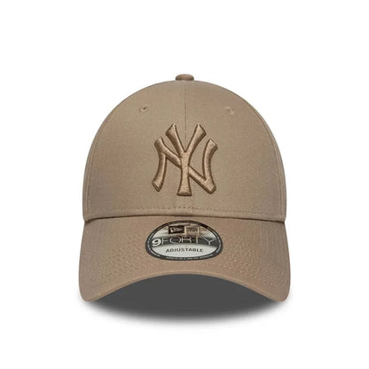 NEW ERA New York Yankees MLB League Essential Pastel Brown 9FORTY Adjustable Cap